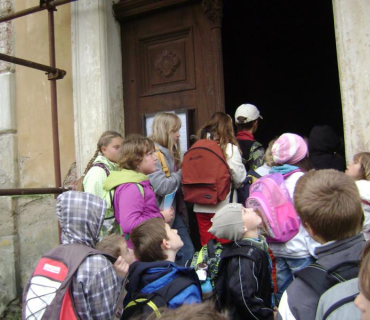 Výlet dětí z MZŠ Dymokury 18. října 2012 do Činěvse